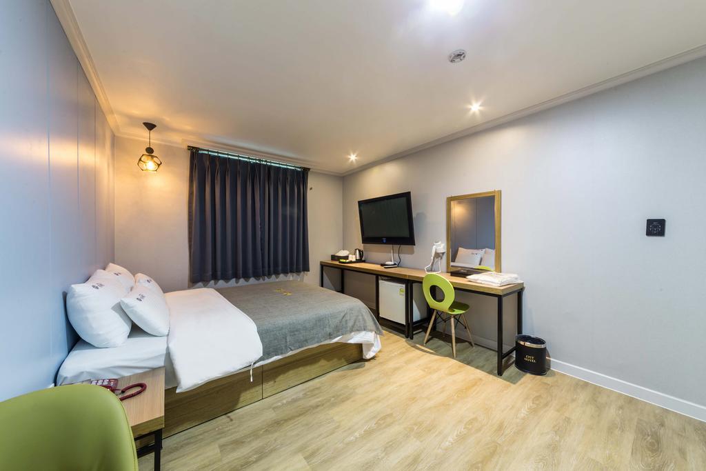 Ost Hotel Чхунчхон Экстерьер фото